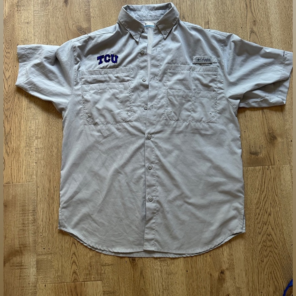 Mens small Columbia fishing shirt